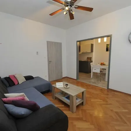 Apartament Mirakul *